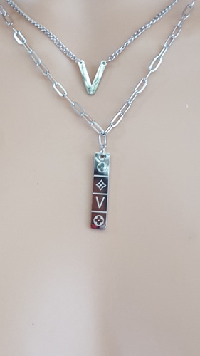 Collar Acero Inoxidable Plateado Multicapa Placa V
