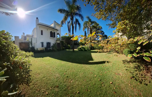 Ideal Empresa! Residencia De Lujo/1203m2/a Pasos De Arocena/barbacoa/calefaccion/carrasco Sur