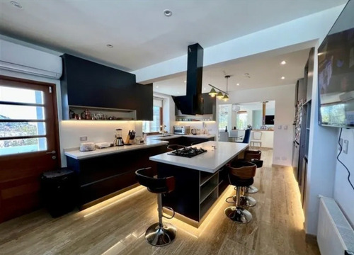 Vende Dueño: Casa De Lujo- Piscina, Jacuzzi Y 7 Habitaciones