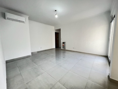 Imagen 2 de 11 de Departamento Venta 2 Amb Villa Del Parque C/balcón