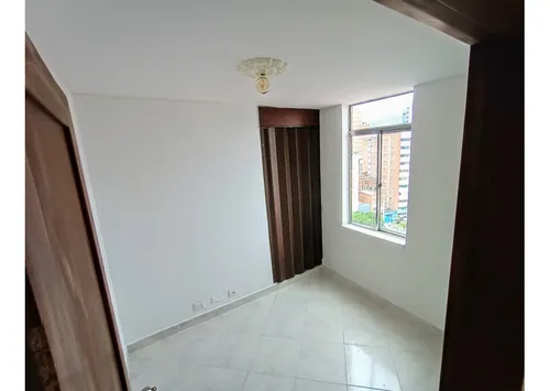 Amplio Apartamento Con Excelente Ubicacion En Medellin La Candelaria