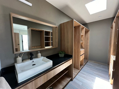 Casa En Venta Entre El Refugio Y Zibatá, 3 Recámaras, 2.5 Baños, Oportunidad !!!