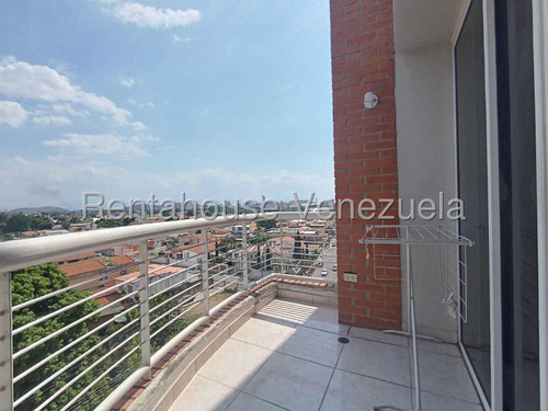 Apartamento En Venta De Dos Niveles A Remodelar A Su Gusto En Zona Norte De Maracay Urb Andrés Bello Invierte Seguro Nela 25-16098