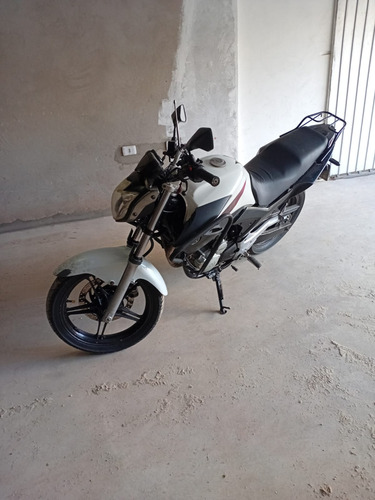 Moto Fazer 250 2011