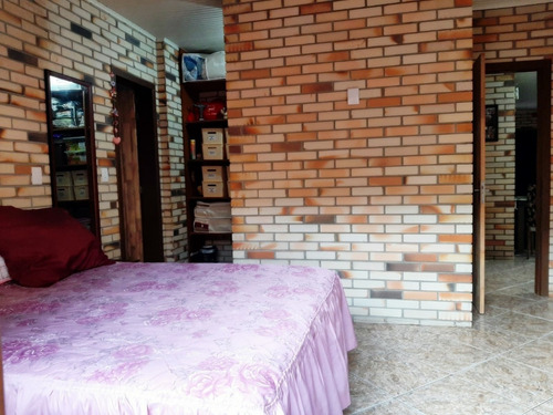 Oportunidade Temporária - Casa + 2 Aptos(310 M²) E Terreno 25 X 25 No Coração De Tramandaí-rs!!! --- Uso Residencial E/ou Comercial. São 6 Quartos (2 Suítes), 5 Banheiros