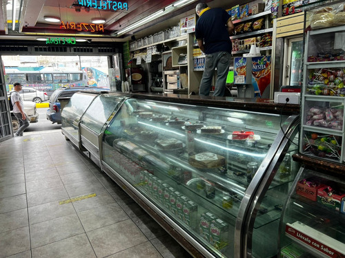 Se Vende Fondo De Comercio Panadería En San Martin 100% Activa, Muy Buenas Ventas , Gran Oportunidad De Inversión. Inf. Ma. Fda.