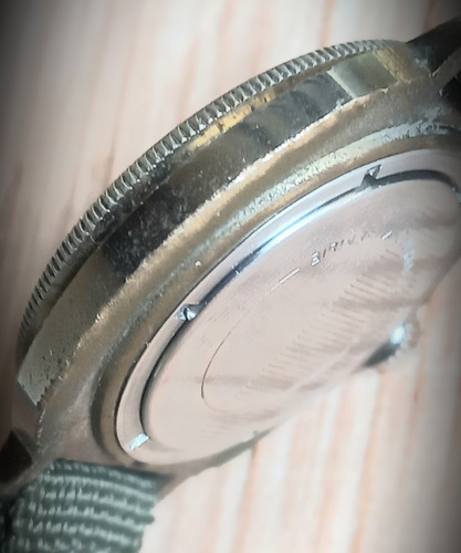 Relógio Urss Vostok Komandirskie, Mecânico Wosto A Corda Verde-musgo Dourado-escuro Branco (Usado)
