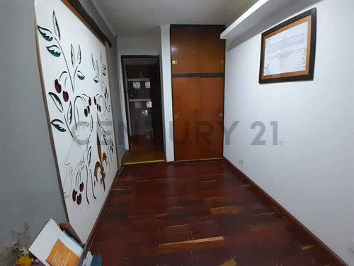 Casa 3 Ambientes Con Consultorios En Esquina - Ubicación Privilegiada En José Mármol.