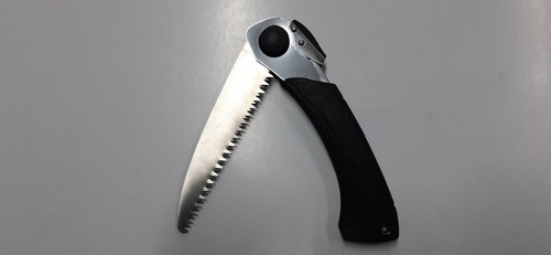 Imagen 2 de 4 de Serrucho Plegable C/seguro Hoja 18 Cm El Jabali