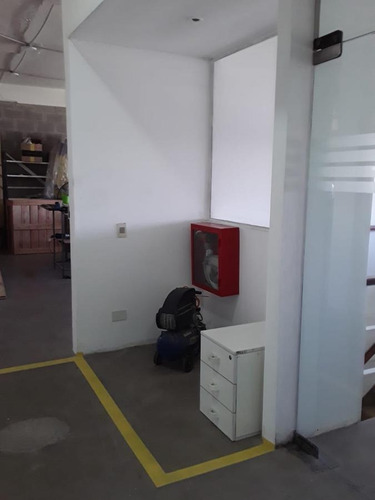 Imagen 10 de 18 de Depósito - Villa Ballester