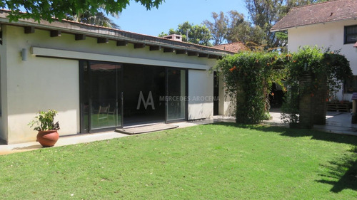 Sobre Rivera - Carrasco - Gran Residencia Con Todas Las Comodidades