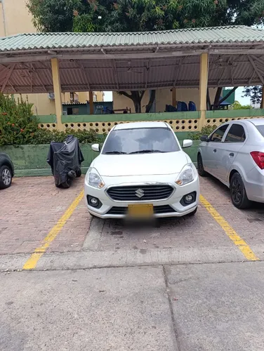 Suzuki Swift Dzire Sedan Automatico Blanco Perla