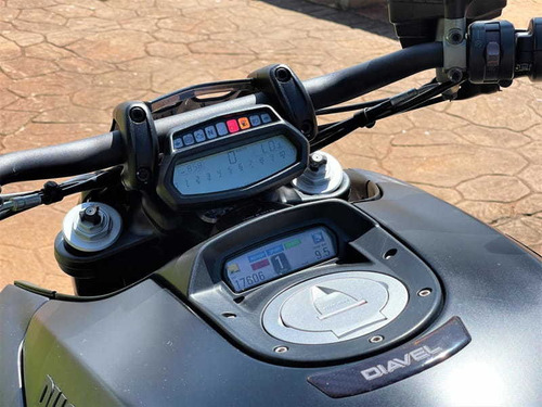 Imagem 3 de 11 de Ducati Diavel Dark Abs