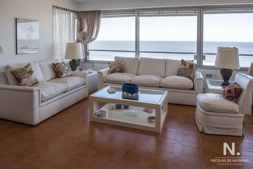 Vende Apartamento De 3 Dormitorios En Tiburon , Punta Del Este
