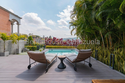Espectacular Casa En Venta Ubicada En Alto Hatillo 25-18002