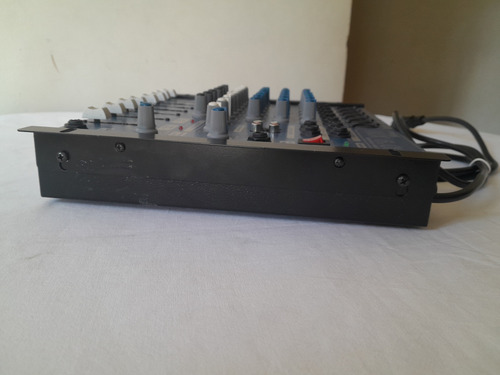 Mesa De Som Moug Modelo Mx 6.2 ( 6 Entradas Xlr) (Usado)