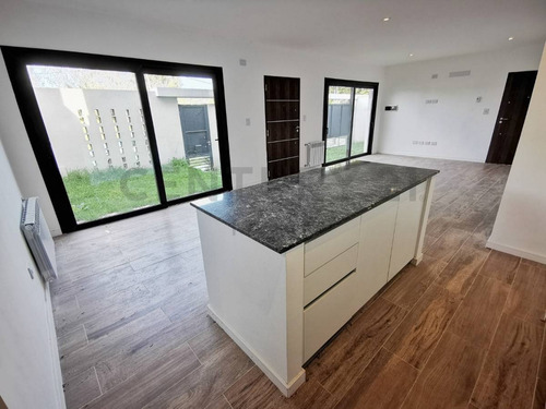 Imagen 8 de 23 de Dúplex En Venta De 3 Dormitorios En Gonnet, La Plata