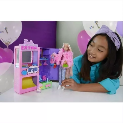 Playset Grande Guarda Roupa Motorizado Glitterizer E Acessórios - Barbie  Moda E Magia - Acompanha Boneca - Mattel / Ano De Fabricação: 2009 na  Americanas Empresas