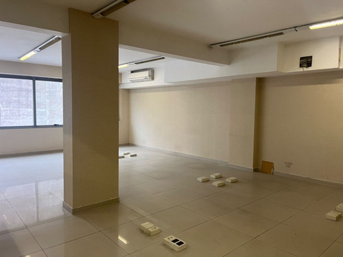 Alquiler Oficina Microcentro Con Dos Cocheras