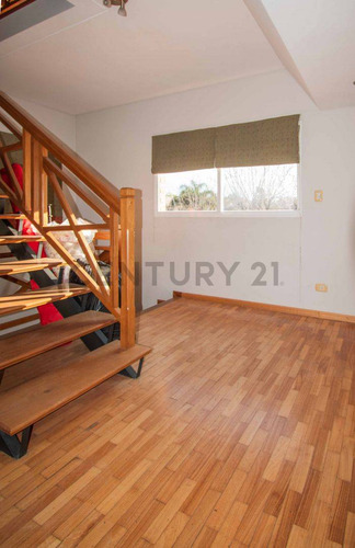 Venta De Casa Con Amarra ´propia Y Salida Al Río En El Barrio Santa María De Tigre, Tigre