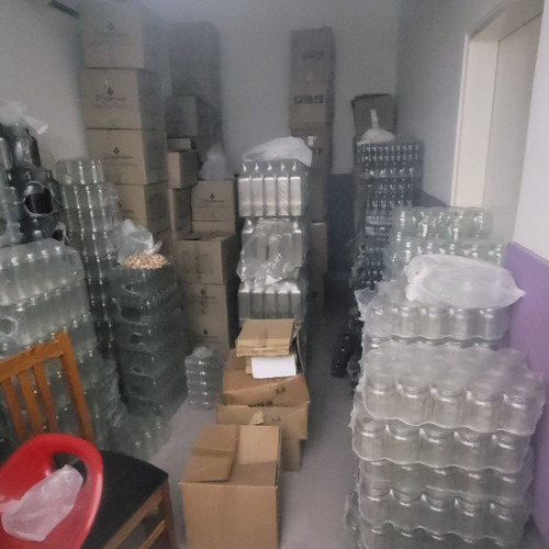Imagen 8 de 10 de Venta Fondo De Comercio De Envases Plasticos Y Vidrio . Liquido