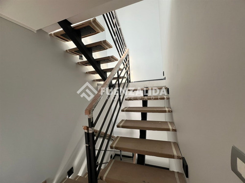 Venta Casa De 3 Dorm. En Las Condes, 18.800 Uf Sin Ggcc