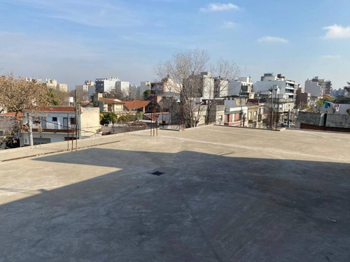 Imagen 8 de 10 de Permuta - Block De 3 Departamentos + 6 Locales En Venta - Castelar Sur
