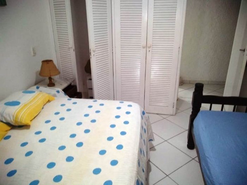 Apartamento À Venda Na Avenida Marechal Deodoro Da Fonseca, Pitangueiras, Guarujá - Sp - Liv-9649