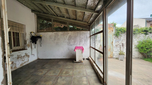 Casa A Reciclar En Gran Lote 3 Amb Jardin Mercedes