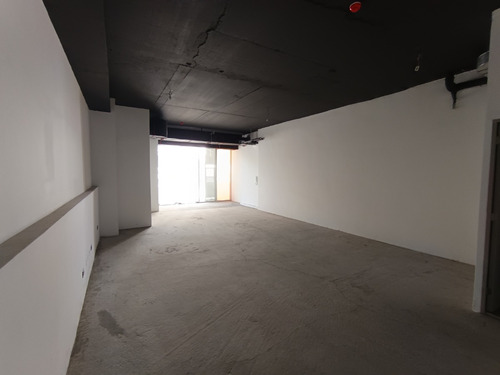 Local Comercial De 72,68m2 En Independencia - Nuevo!