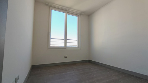 Edificio Av. Almte. Blanco Encalada (1 Est. 1 Bod.) Vista S