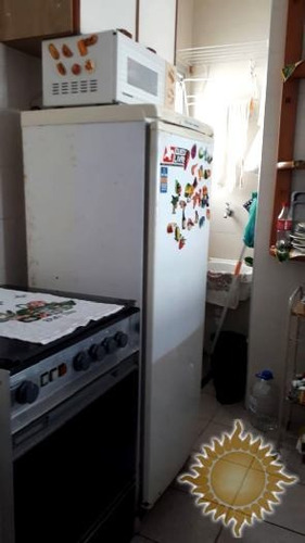 Apartamento Com 02 Dormitório , 01 Banheiro, 01 Vaga De Garagem Coberta !!! - 13239