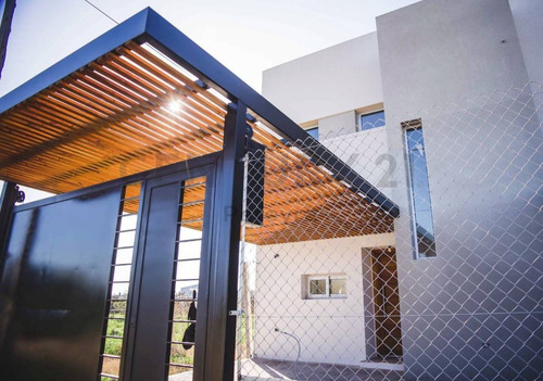 Imagen 2 de 12 de 458 Entre 28 Y 28 Bis, Duplex 2 Dormitorios, En Venta, City Bell