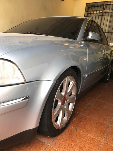 Volkswagen Passat 2.8 V6 4p