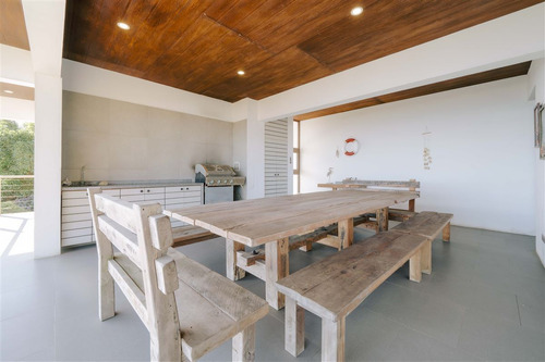Gran Casa Familiar En Zapallar Norte