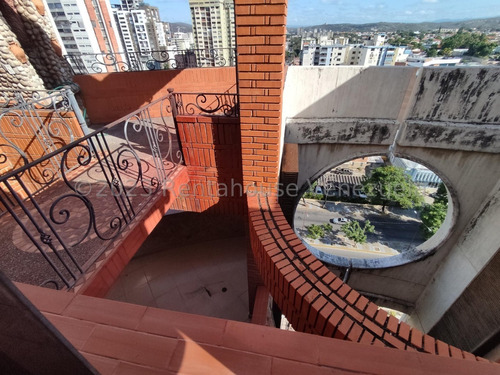 Apartamentos En Venta Avenida Lara En Excelente Ubicacion De Dos Niveles Cocina Estilo Italiano Zona Este Barquisimeto Lara Daniela Linarez