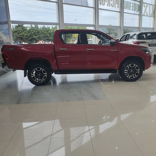 Imagen 8 de 15 de Hilux 4x4 Dc Srv 2.8 Tdi Mt 22 - Pronto A Llegar
