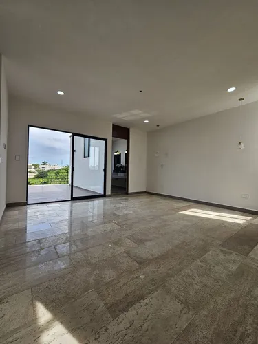 Casa En Venta Con 4 Recámaras Y Alberca En Mérida