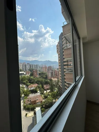 Apartamento En Venta En Loma Los Mesa. Cod V10323