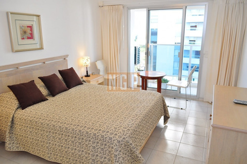 Imagen 20 de 25 de Apartamento En Brava, 1 Dormitorios
