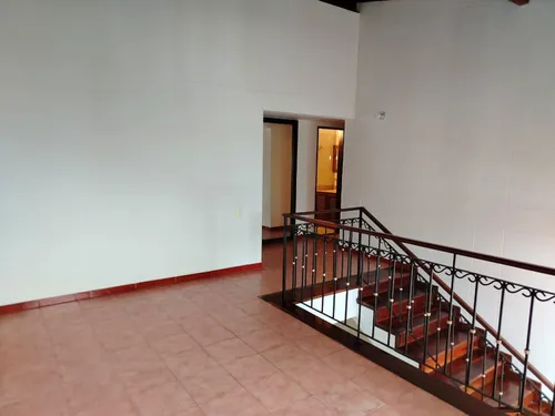 Casa En Venta En El Poblado. Cod V12261