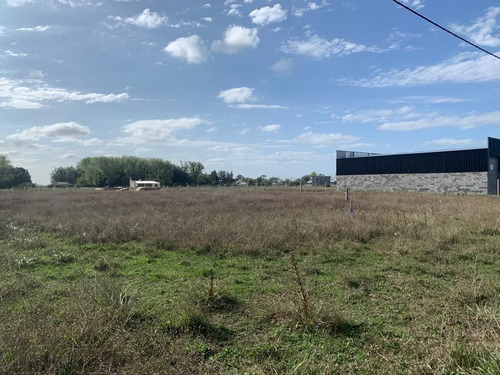 Lote De Excelentes Medidas Cercano A Ruta 2