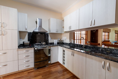 Casa De 3 Dormitorios Con Cochera En Villa Amelia