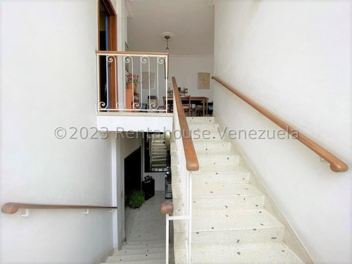 Casa En Venta En La Florida Caracas 2 Niveles Terraza Vista Al Avila