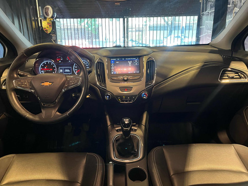Chevrolet Cruze Cruze 4p 1.4t LT MT