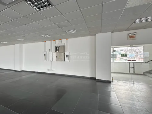 Local En Arriendo En Centro. Cod A776021