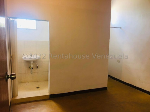 Imagen 2 de 15 de Casa En Venta En Santa Rita Maracay Aragua 22-24246 Irrr