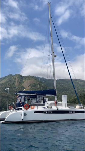 Imagem 1 de 15 de Catamaran Dolphin 46' (oportunidade)