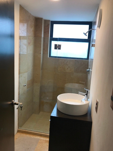 Imagen 9 de 12 de Casa Con Uso De Suelo, Remodelada En Ubicación Privilegiada!