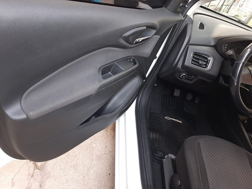 Imagen 6 de 12 de Chevrolet Prisma 2017 1.4 Lt 98cv